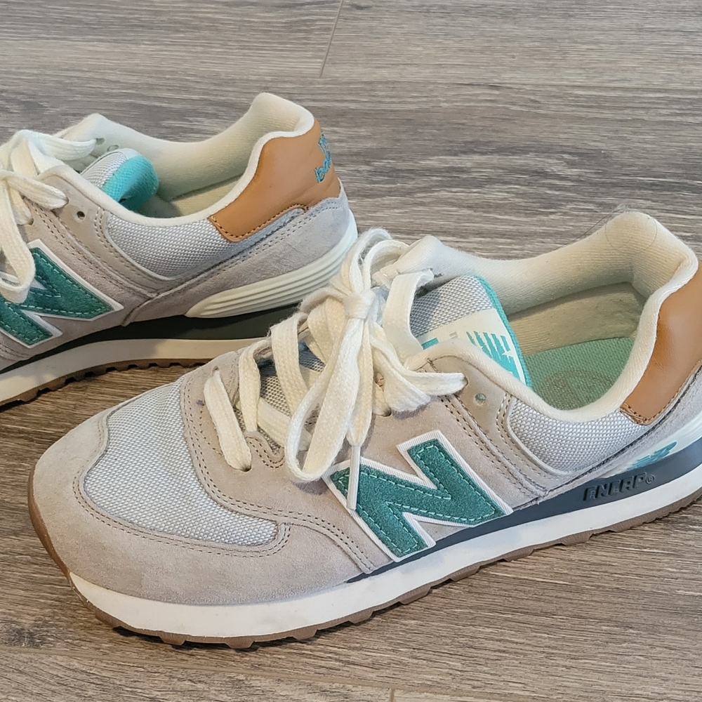 New Balance sneaker,  size 6.5